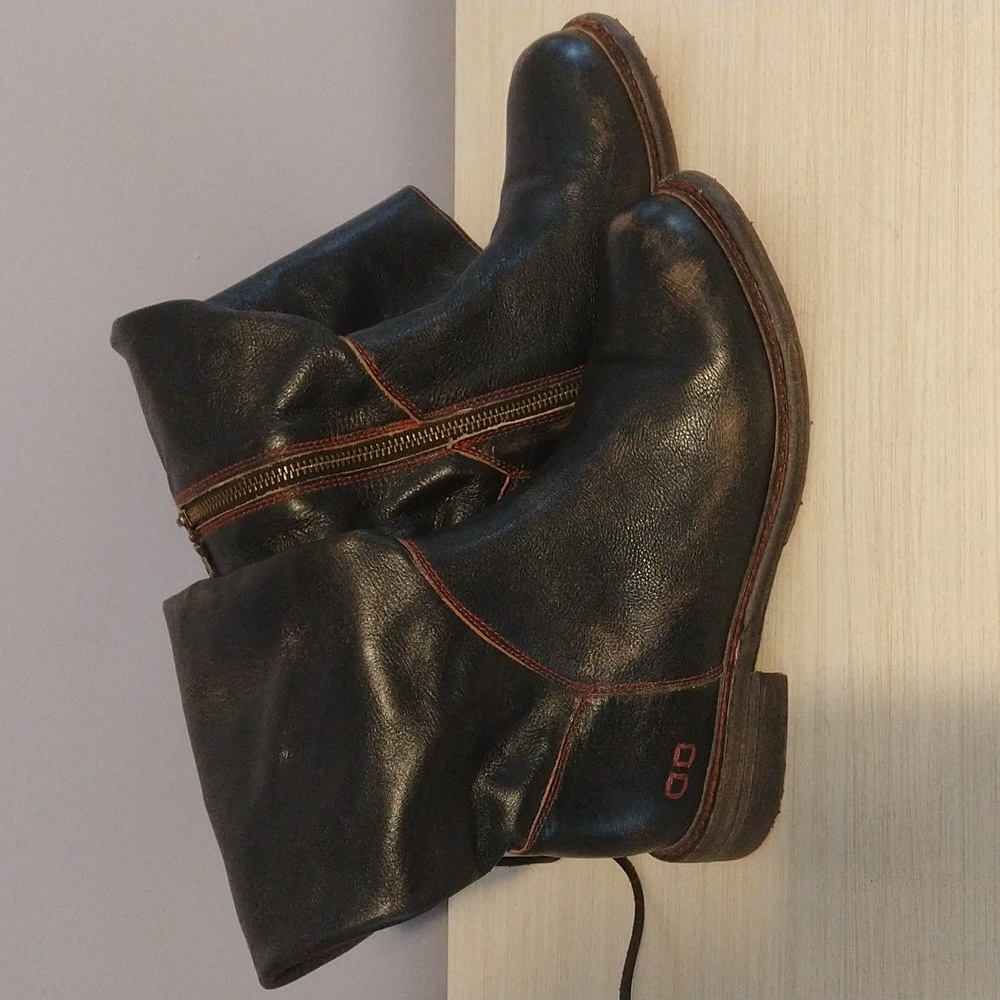 BedStU, Black Rub Off Leather, Red Stitching, Over the Calf, Lace Up Boots!